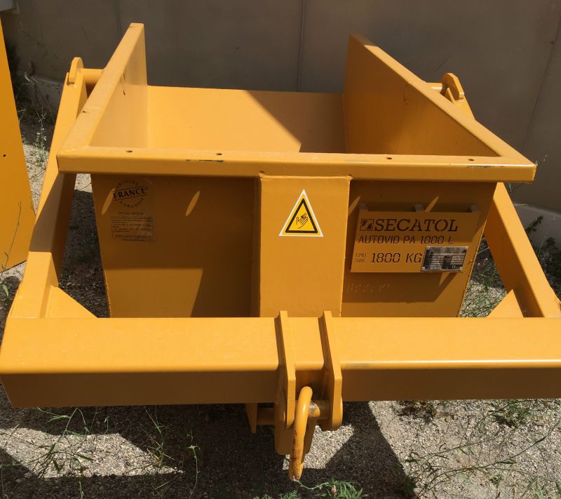 Benne auto vide sur le secteur d'Antibes